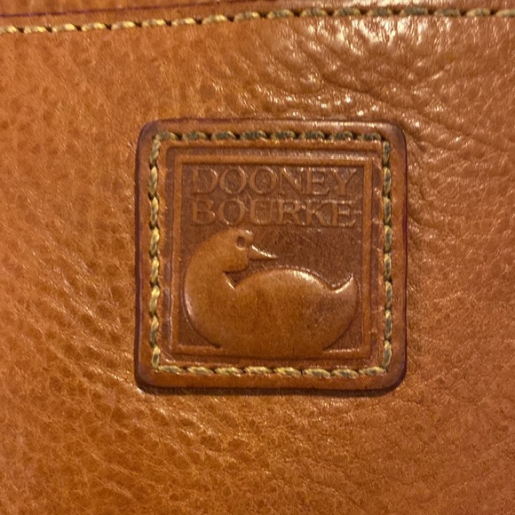 Dooney and Bourke Florentine genuine leather full flap saddle bag - Picture 5 of 16